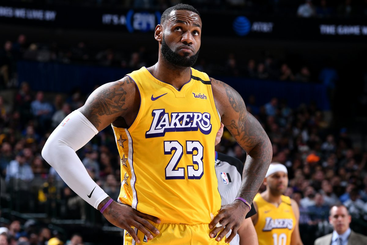 NBA LeBron James vuole ricominciare Non bisogna rinunciare alla stagione