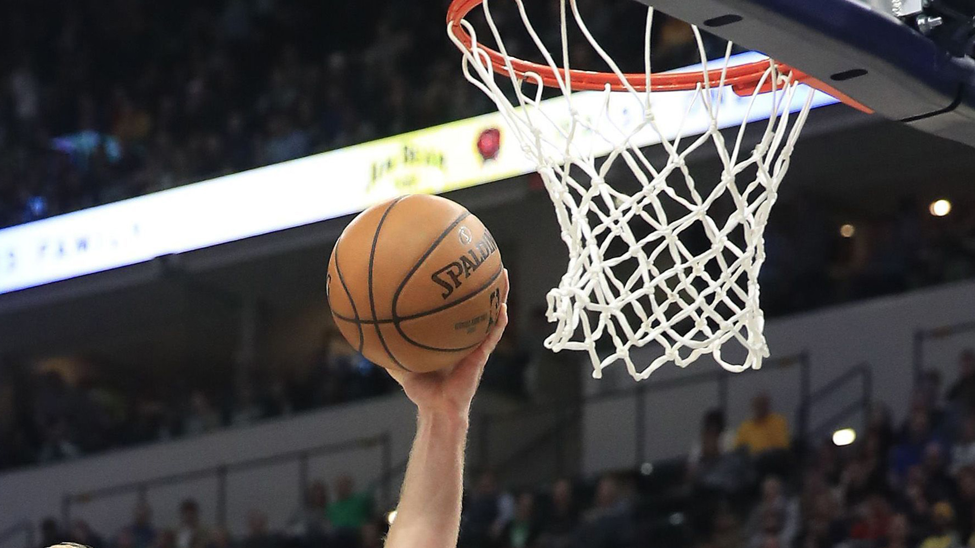 BASKET SUPERCOPPA LA VIRTUS BOLOGNA SUPERA IN VOLATA REGGIO E VA ALLA FINAL FOUR