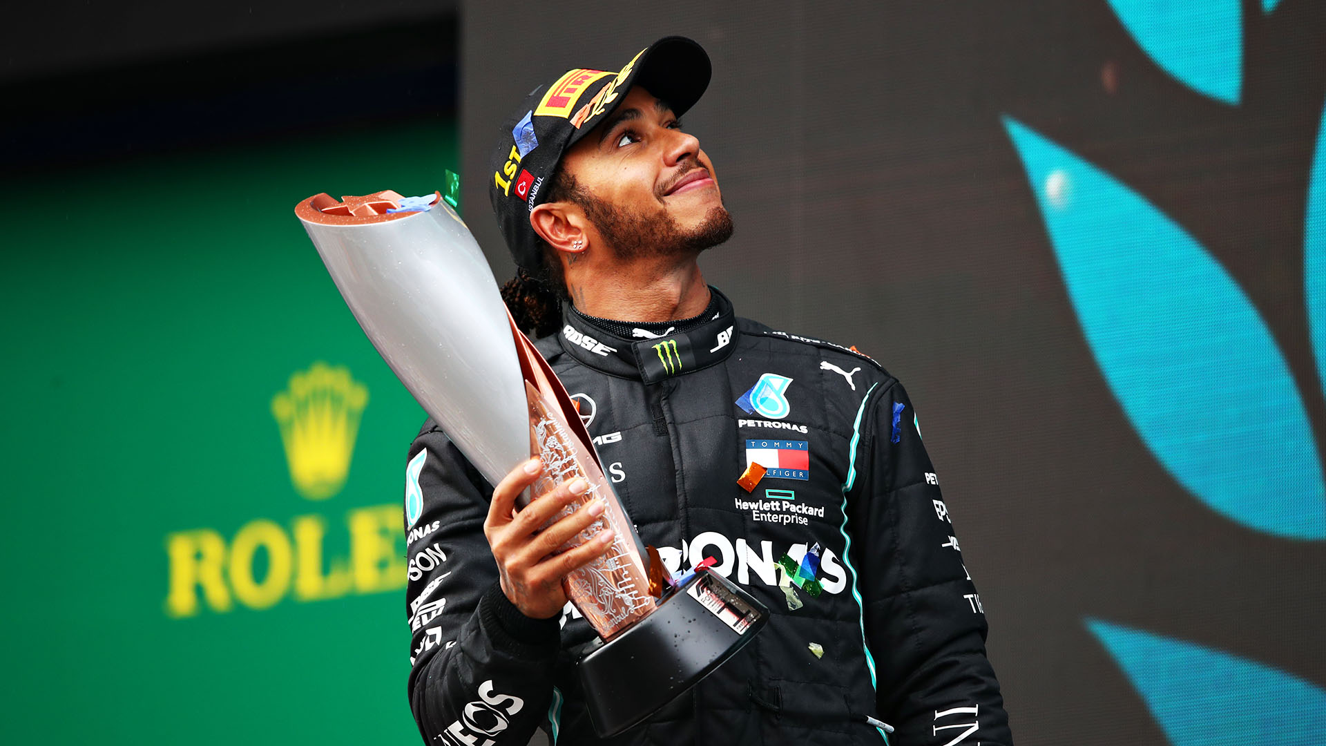 F1 Hamilton vince il suo 7° campionato del mondo vincendo in Turchia eguagliato Schumacher